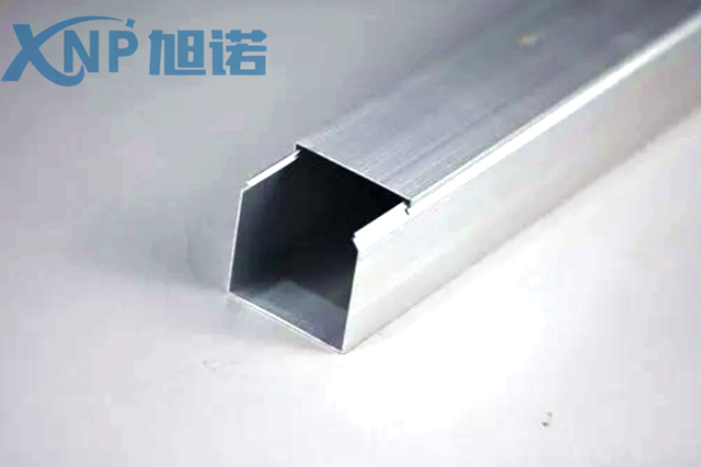 安裝鋁合金型材線(xiàn)槽這5個(gè)事項需要多注意.png